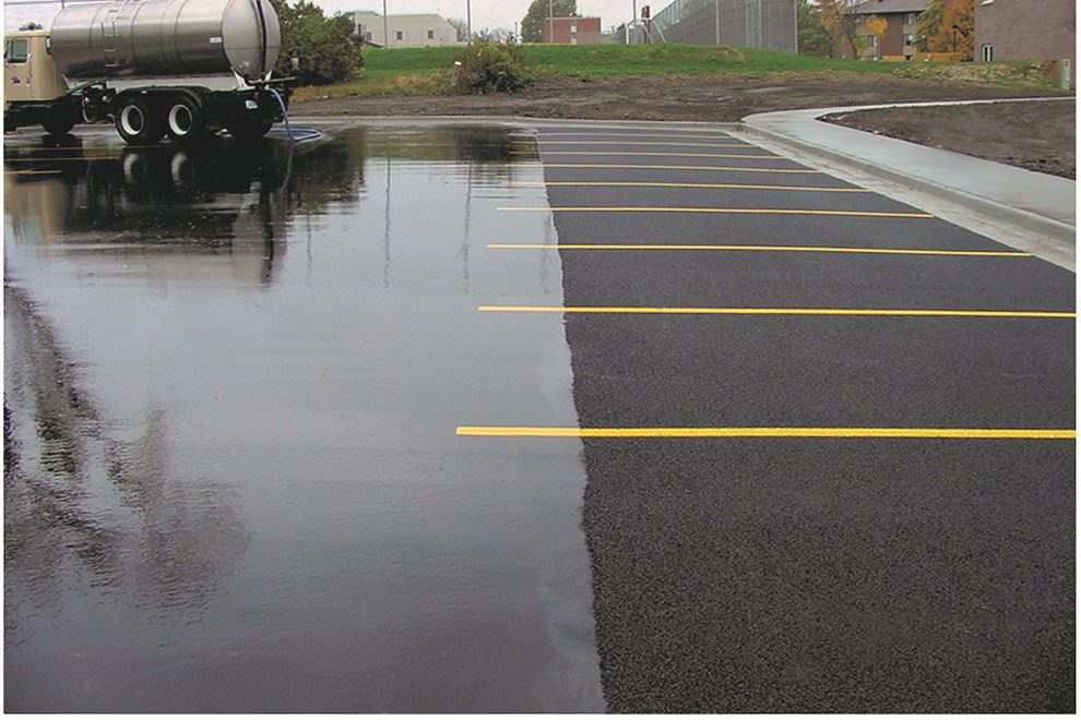 asphalt-or-concrete-the-best-option-for-a-commercial-property